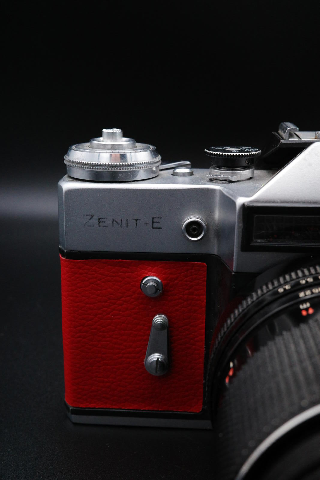 Working Zenit-E 35mm Vintage SLR Film Camera – Red Leather Ziess Jena DDR 135mm