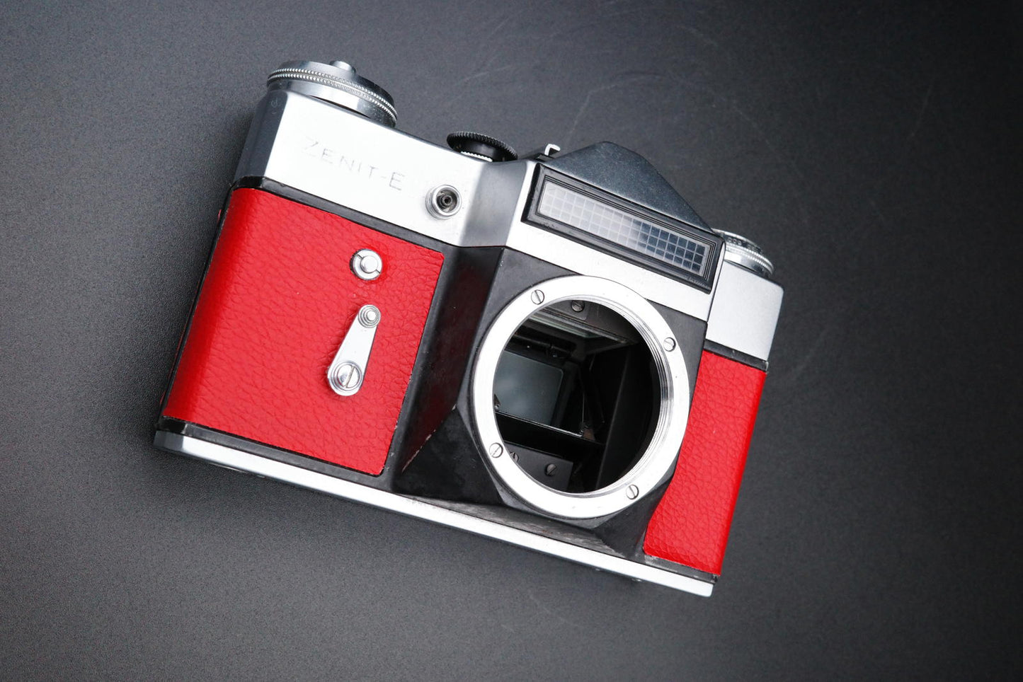 Working Zenit-E 35mm Vintage SLR Film Camera – Red Leather Ziess Jena DDR 135mm