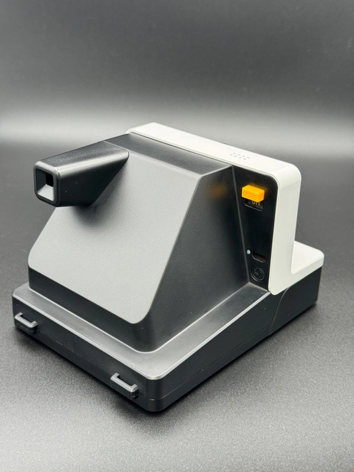 Polaroid OneStep 2 Instant Film Camera – Display Only