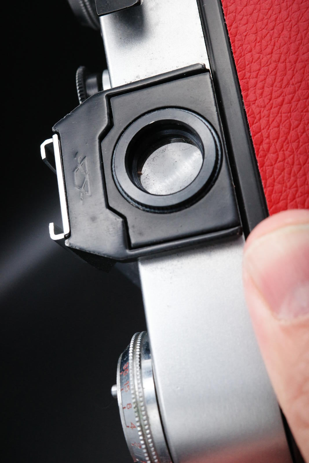 Working Zenit-E 35mm Vintage SLR Film Camera – Red Leather Ziess Jena DDR 135mm