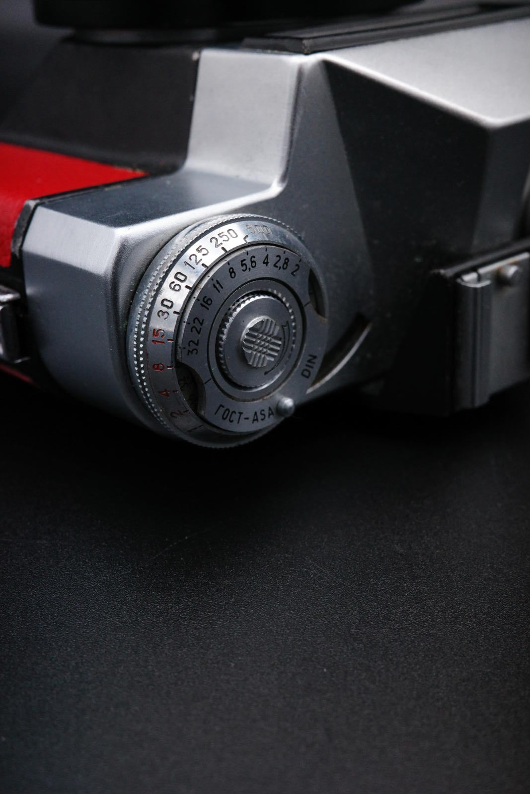 Working Zenit-E 35mm Vintage SLR Film Camera – Red Leather Ziess Jena DDR 135mm