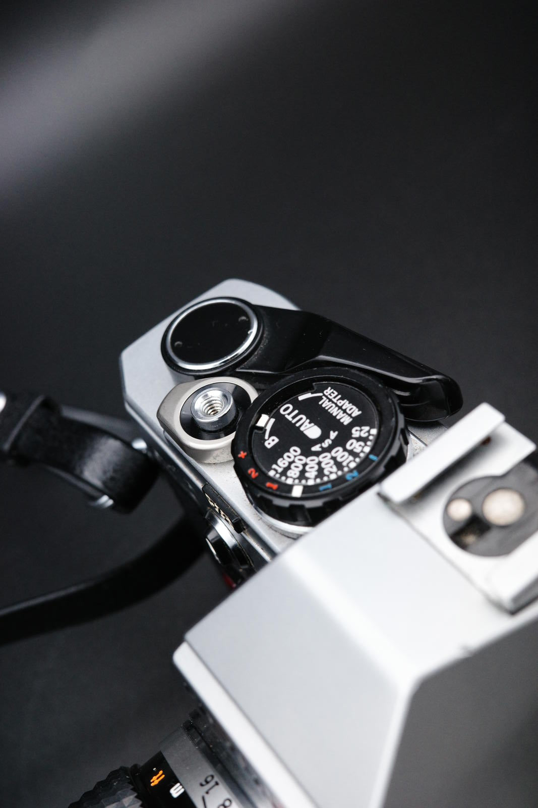 Vintage Olympus OM 10 SLR 35mm Film Camera + Zuiko 1:18 50mm - Tested & Working