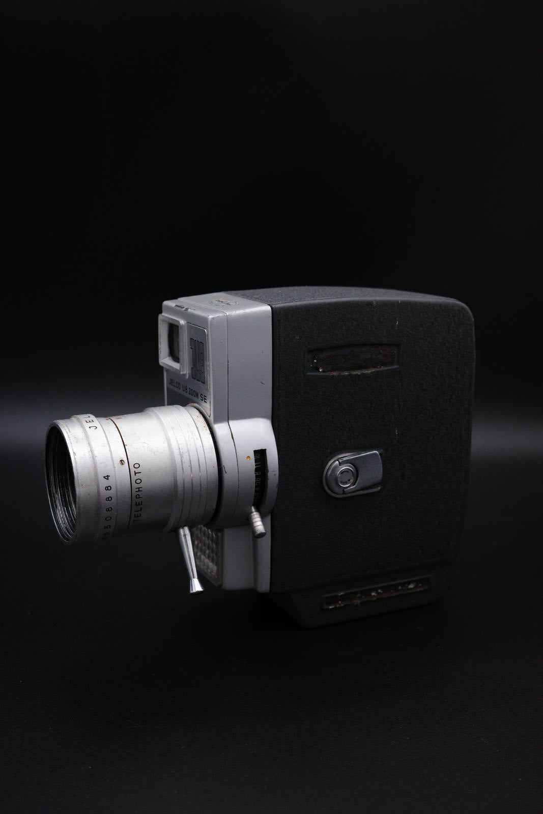 Jelcou 8 Zoom SE 8mm Camcorder – Vintage 1960's Home Movie Camera – Untested