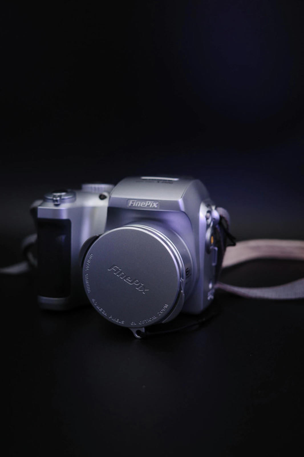Fujifilm FinePix S3500 Digital Bridge Camera – Very Good Condition
