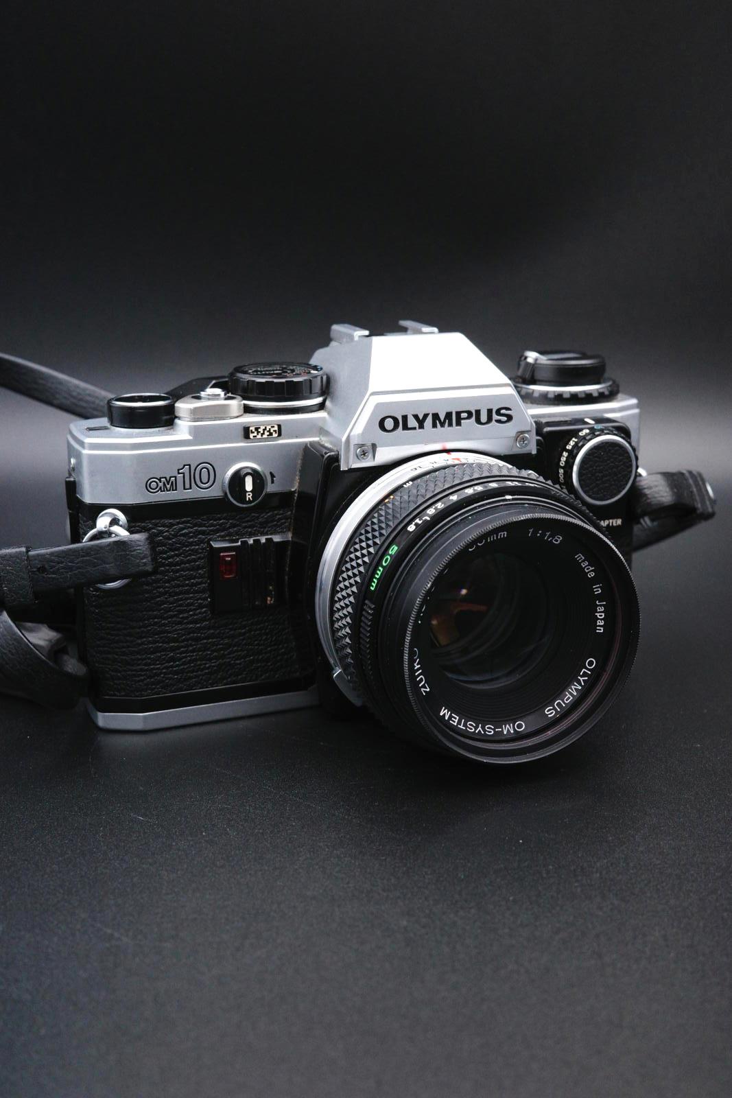 Vintage Olympus OM 10 SLR 35mm Film Camera + Zuiko 1:18 50mm - Tested & Working