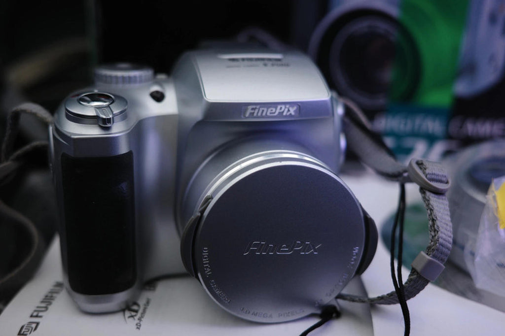 Fujifilm FinePix S3500 Digital Bridge Camera – Very Good Condition