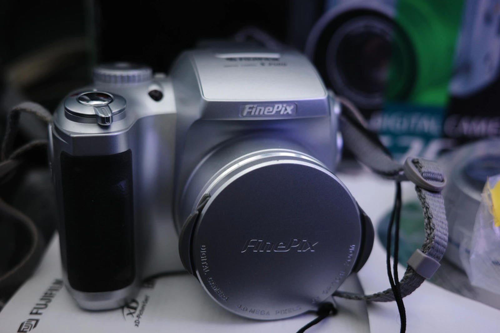 Fujifilm FinePix S3500 Digital Bridge Camera – Very Good Condition