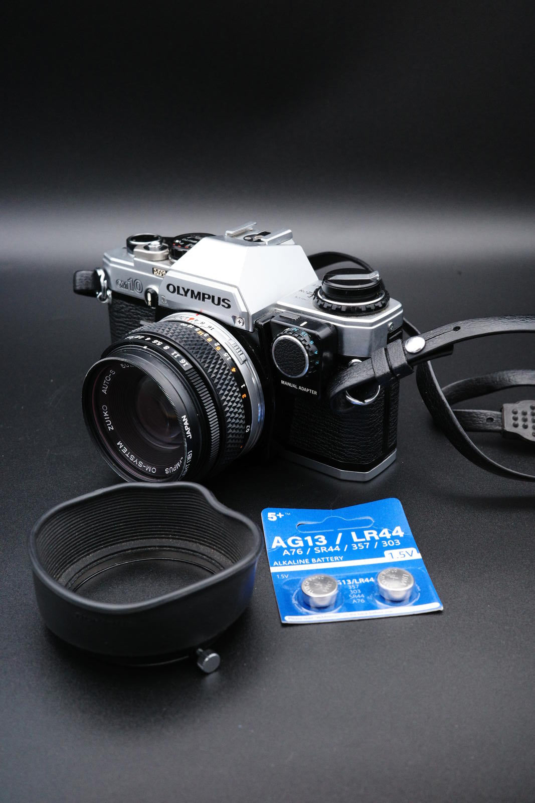 Vintage Olympus OM 10 SLR 35mm Film Camera + Zuiko 1:18 50mm - Tested & Working