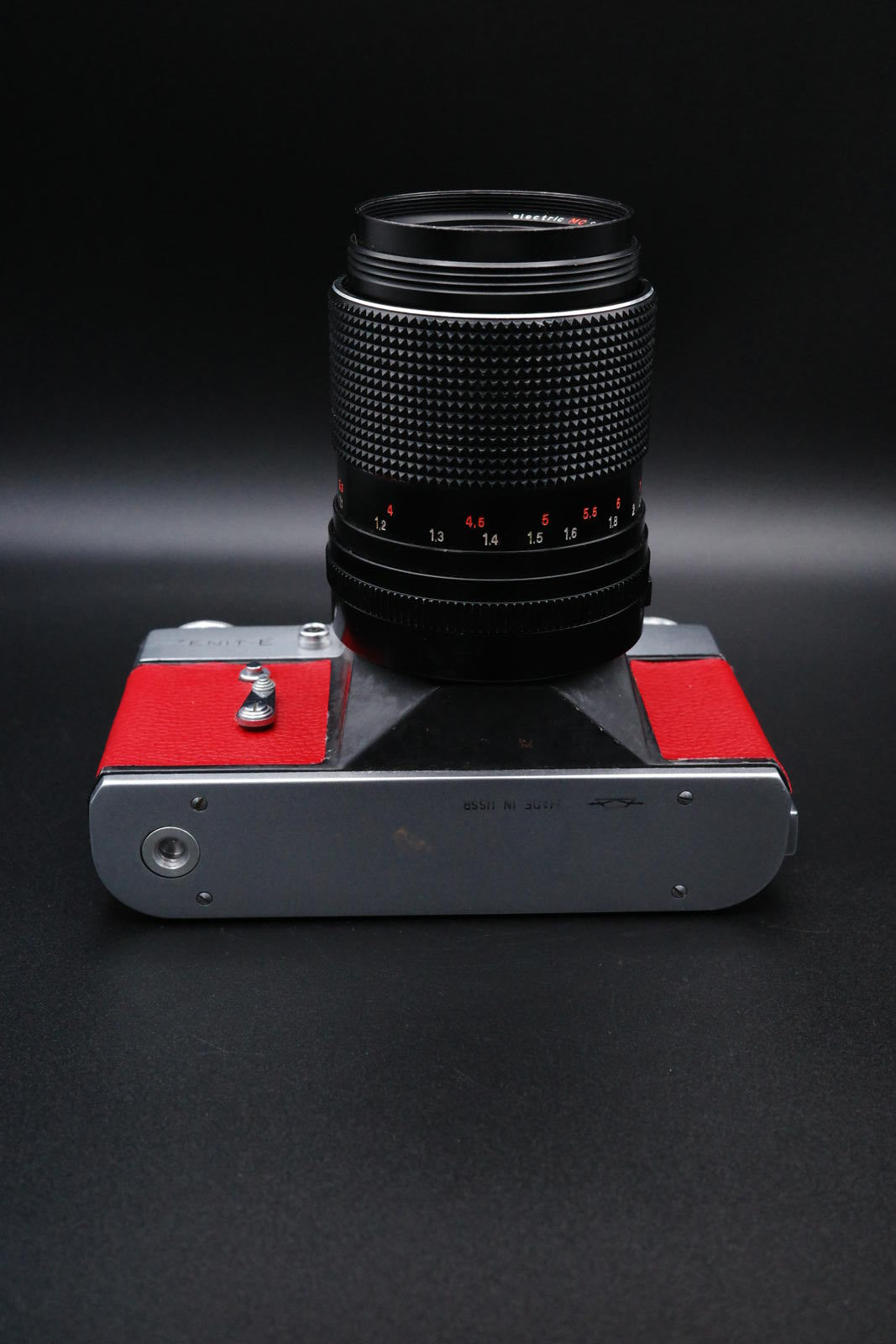 Working Zenit-E 35mm Vintage SLR Film Camera – Red Leather Ziess Jena DDR 135mm