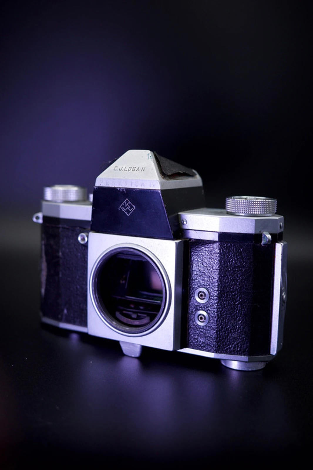 Praktica IV 35mm SLR Film Camera – For Spares or Repair – Vintage M42 Body Only