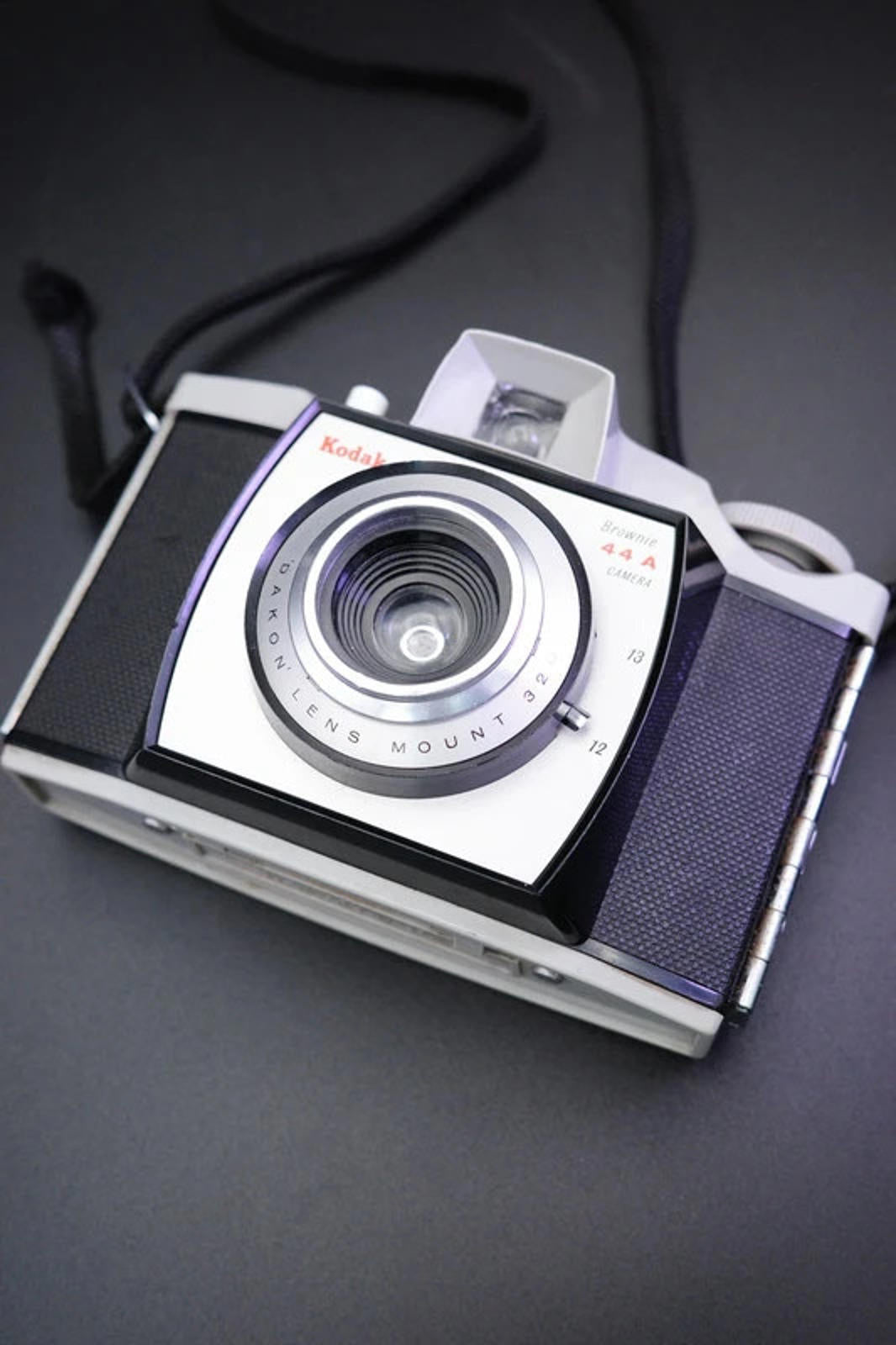 Kodak Brownie 44A – 1960s Vintage Camera – Good Condition Untested