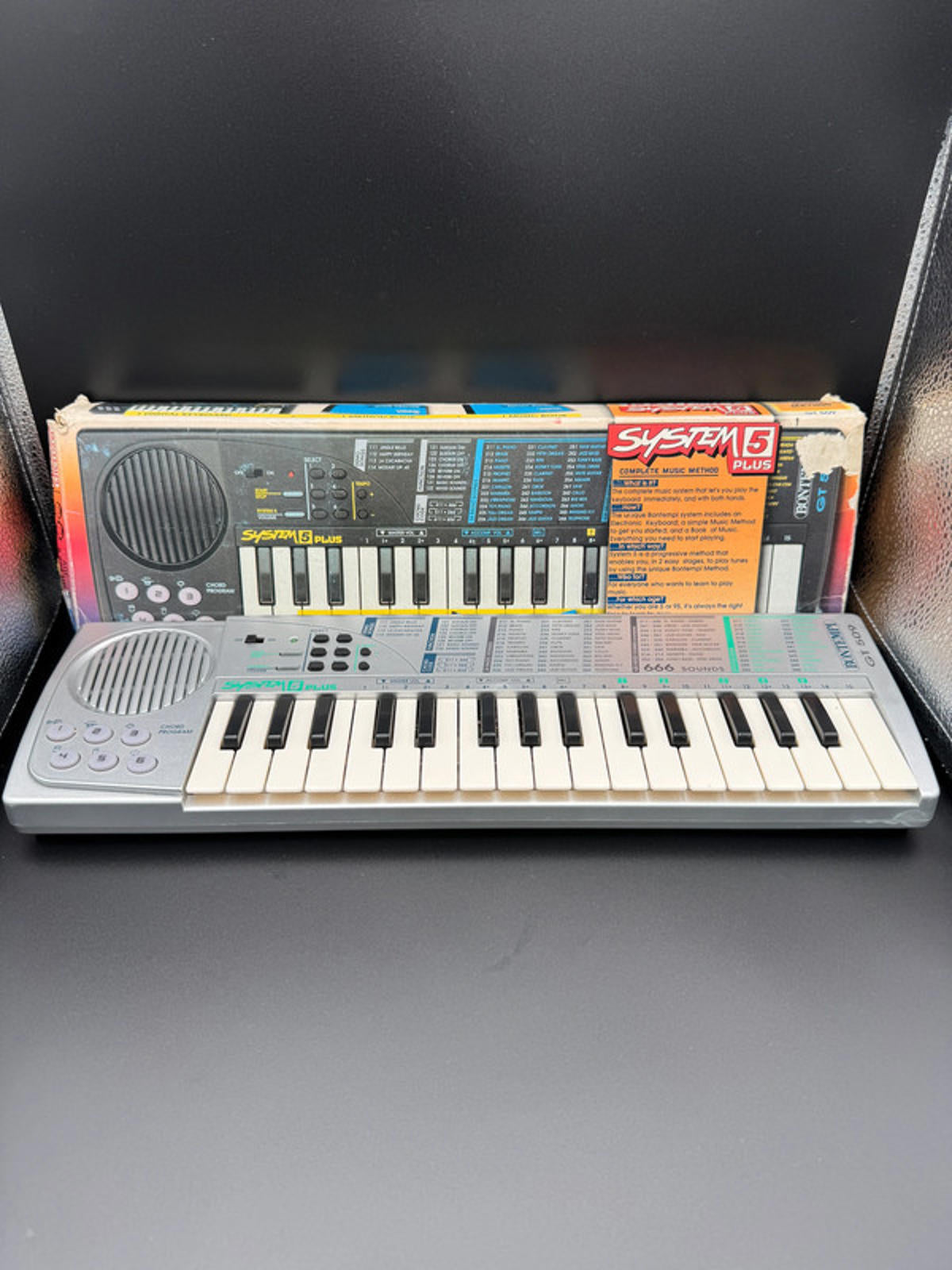 Bontempi System 5 Plus GT 509 Vintage 1990's Keyboard – 32 Keys – 8-Bit Sounds