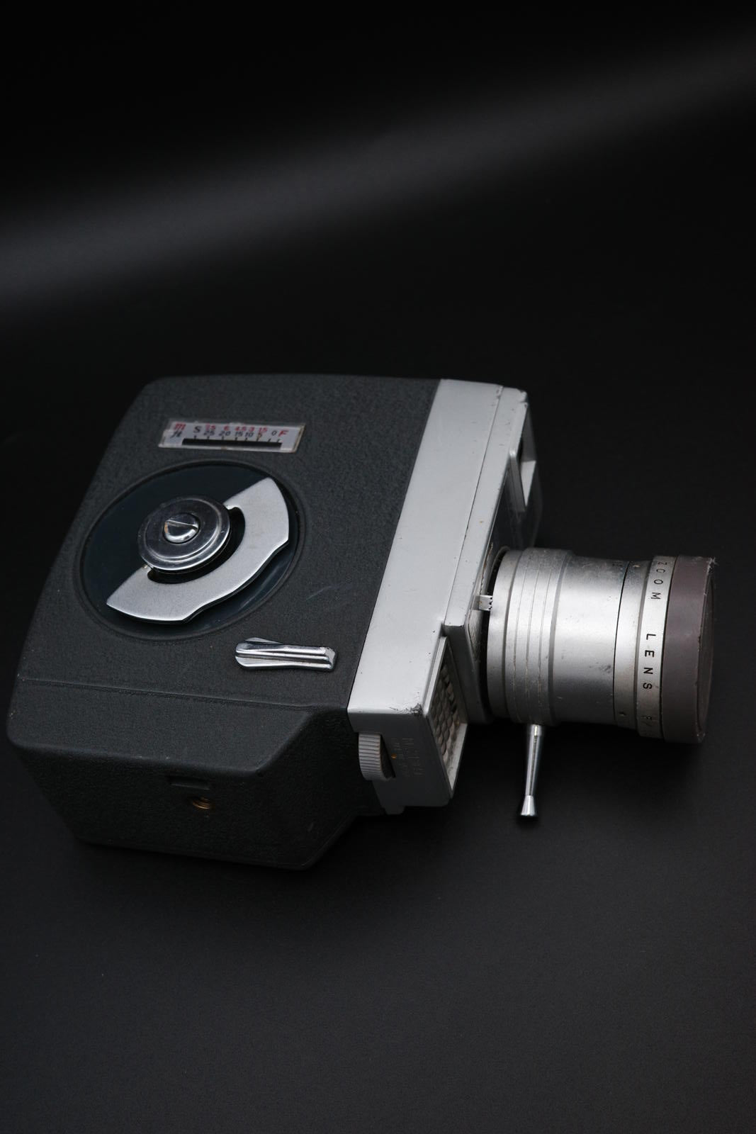 Jelcou 8 Zoom SE 8mm Camcorder – Vintage 1960's Home Movie Camera – Untested