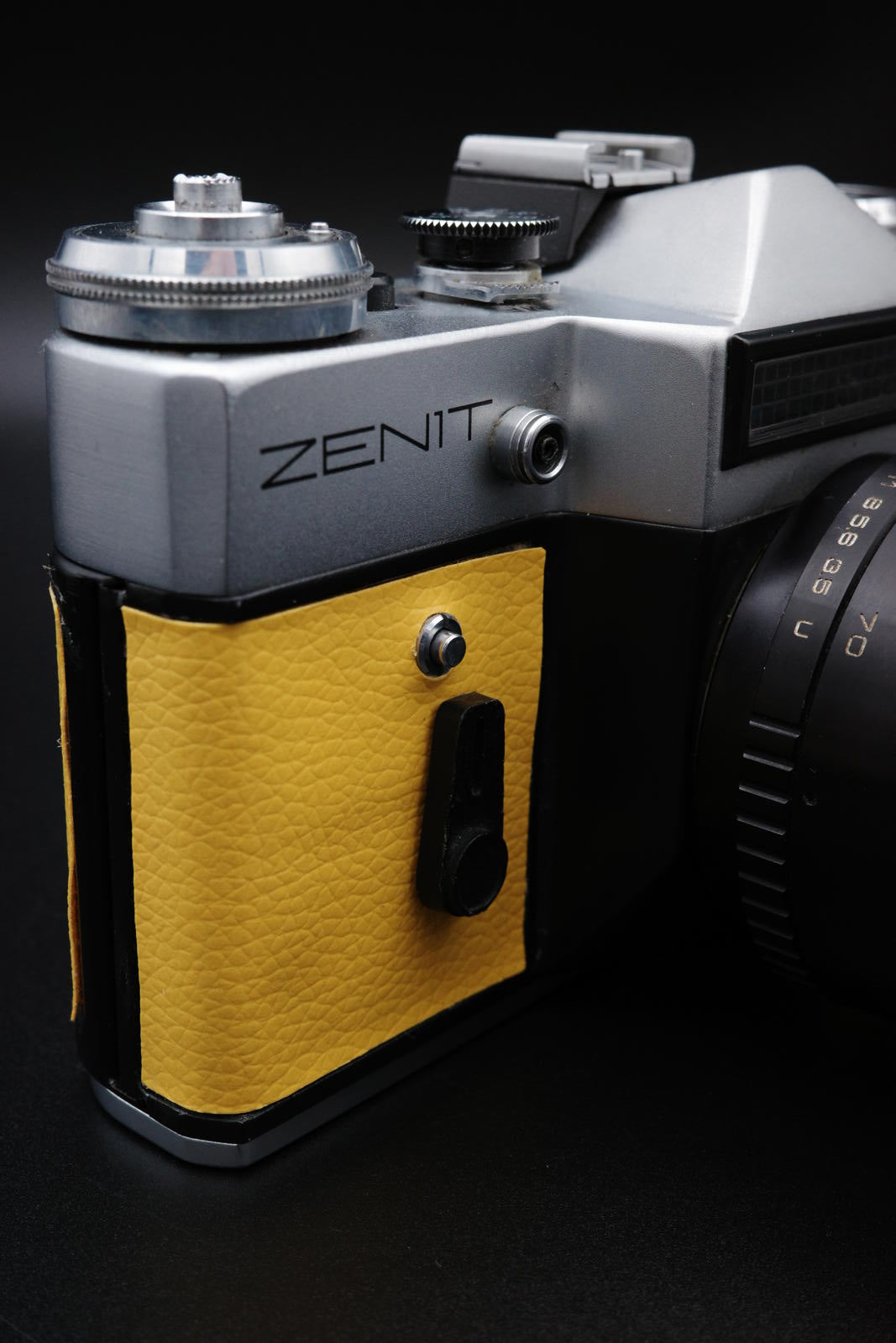 Working Zenit-E 35mm Vintage Film Camera Faux Yellow Leather & Hanimex 28-70